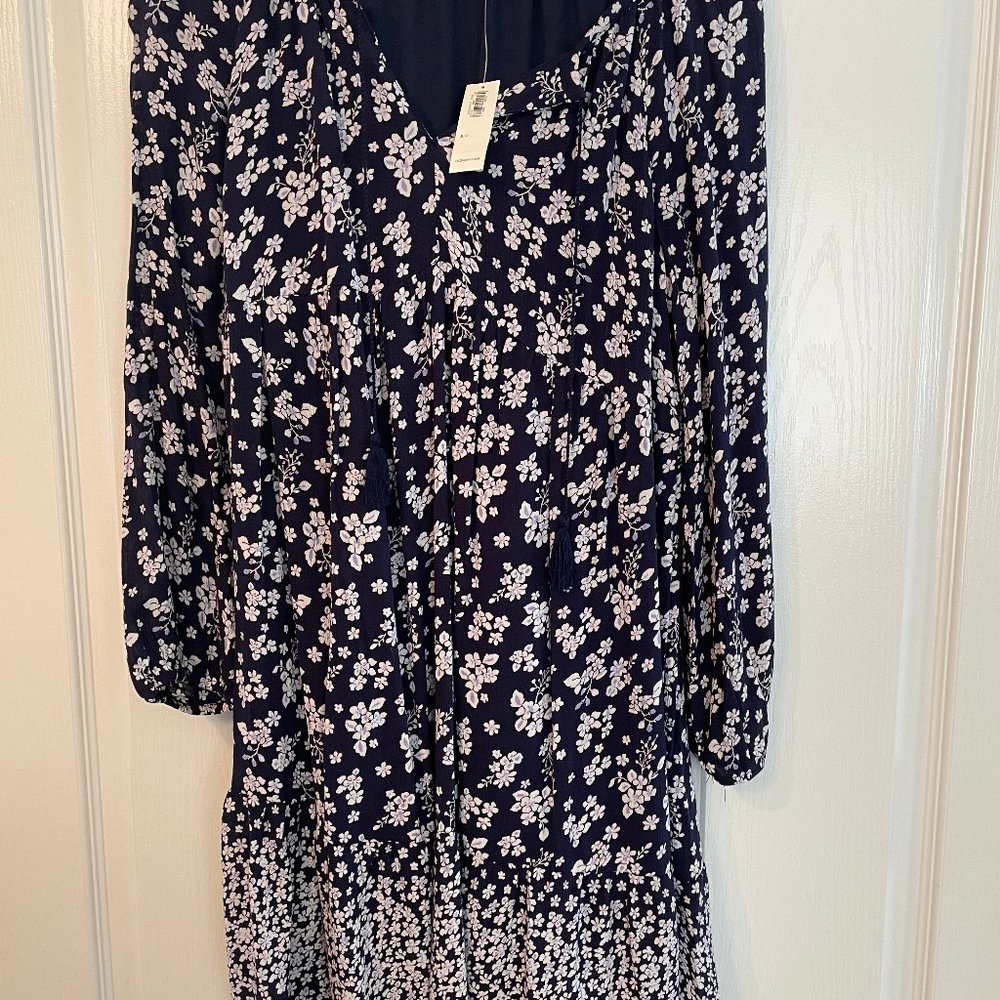 Old Navy floral dress, Never worn, has tags!